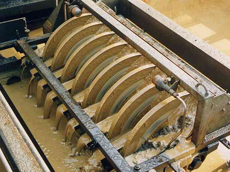 Disc Skimmer for Hydrocarbon Pollutants Vikoma